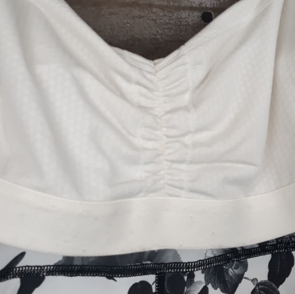 Lululemon Aria Tank ll - Picture 7 of 10